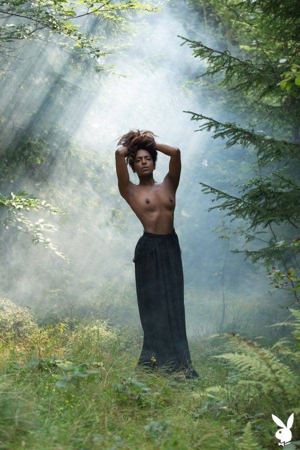 PHOTO | 05 85 600x900 - Nirmala Fernandes Showing Her Ebony Vagina