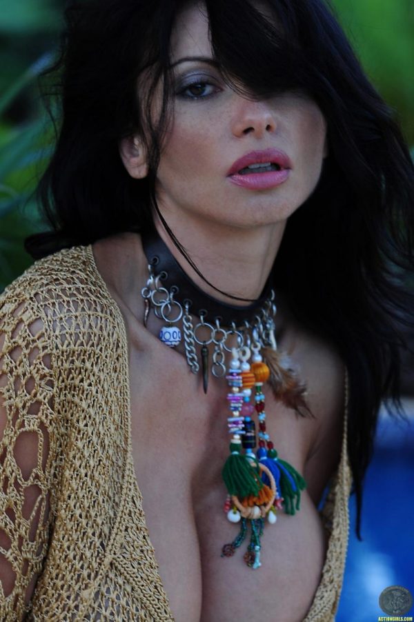 PHOTO | 08 2 600x902 - Huge Titted Veronica Zemanova