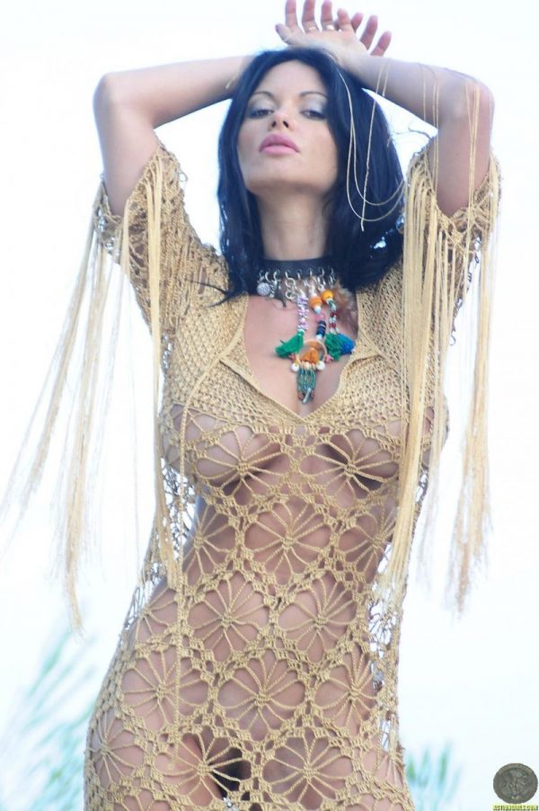 PHOTO | 14 3 600x902 - Huge Titted Veronica Zemanova