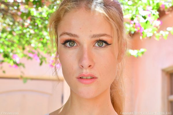 PHOTO | Mazzy 05 600x399 - Mazzy In Pretty In Pink