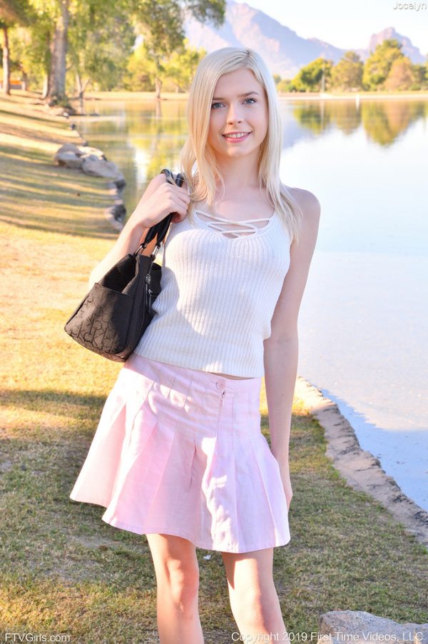 PHOTO | 00 249 600x902 - Petite Cute Jocelyn