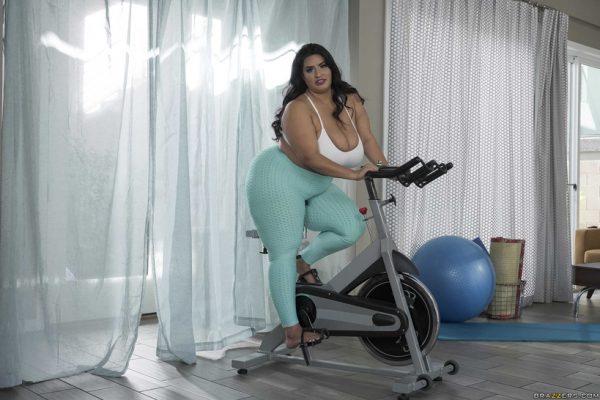 PHOTO | 00 350 600x400 - That Girl Is Perfect BBW!