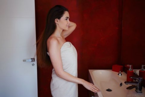 PHOTO | 00 429 480x320 - Shower Time