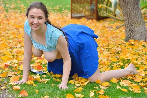 PHOTO | EllieX 05 600x399 - EllieX In Born To Tease