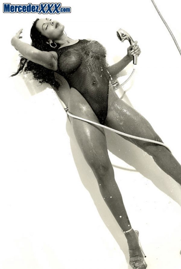 PHOTO | 01 89 600x890 - Dirty shower