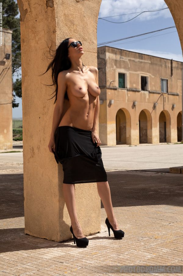 PHOTO | 02 30 600x901 - Anastasya Black Friday