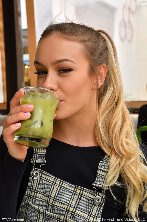 PHOTO | Nayomi A Very Wet Day PHOTO | 02 58 600x902 - Nayomi A Very Wet Day