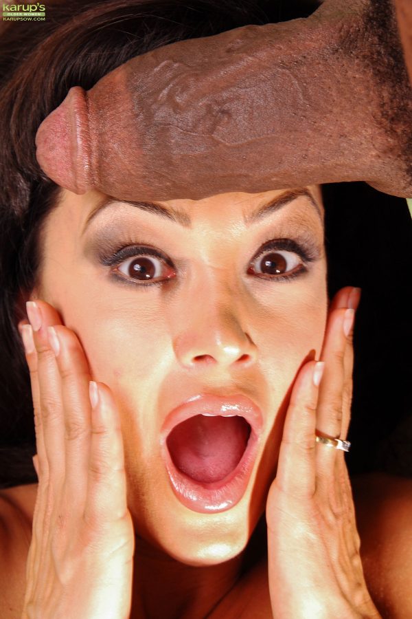 PHOTO | 05 7 600x900 - Pornstar Milf Lisa Ann POV Fucking