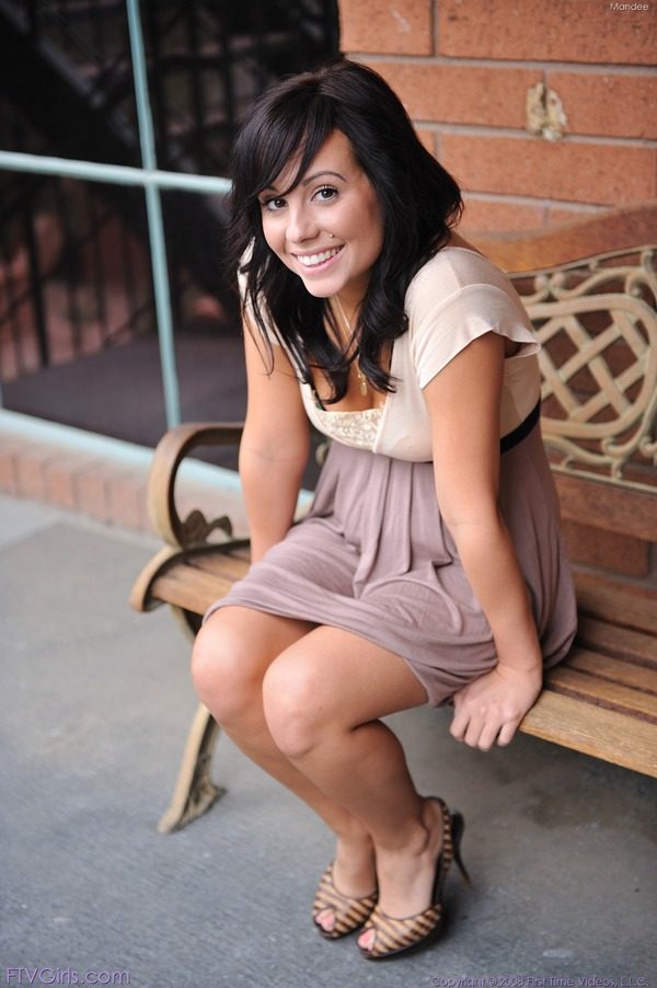 PHOTO | 13 105 600x902 - Dressy Upskirt