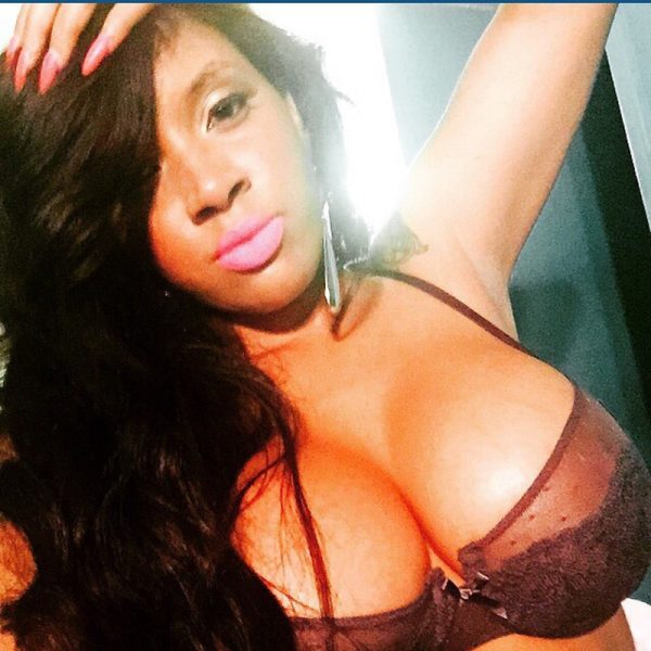 PHOTO | 00 117 600x600 - Vixen Vanity