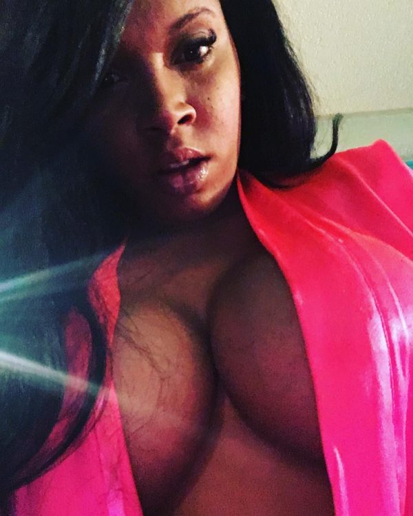 PHOTO | 04 103 600x749 - Vixen Vanity