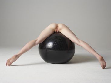 PHOTO | 11 281 366x275 - Sexy Emily Bloom Black Ball Game