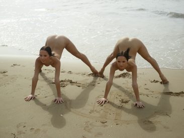 PHOTO | 04 150 366x275 - Julietta and Magdalena Beach Ballet