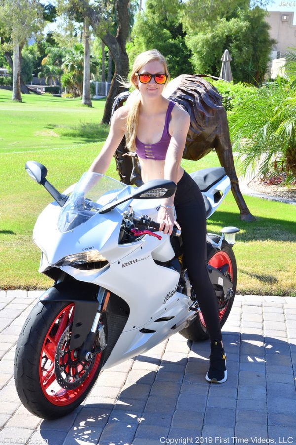 PHOTO | 04 99 600x902 - Jenni Sporty Wear