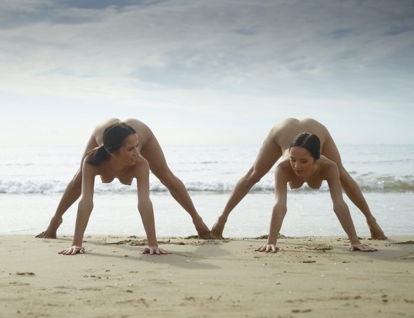 PHOTO | 05 150 600x462 - Julietta and Magdalena Beach Ballet