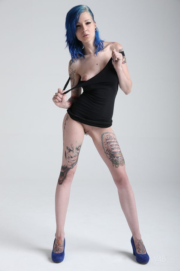 PHOTO | 08 86 600x900 - Dyed Haired Slut - Pierced Pussy