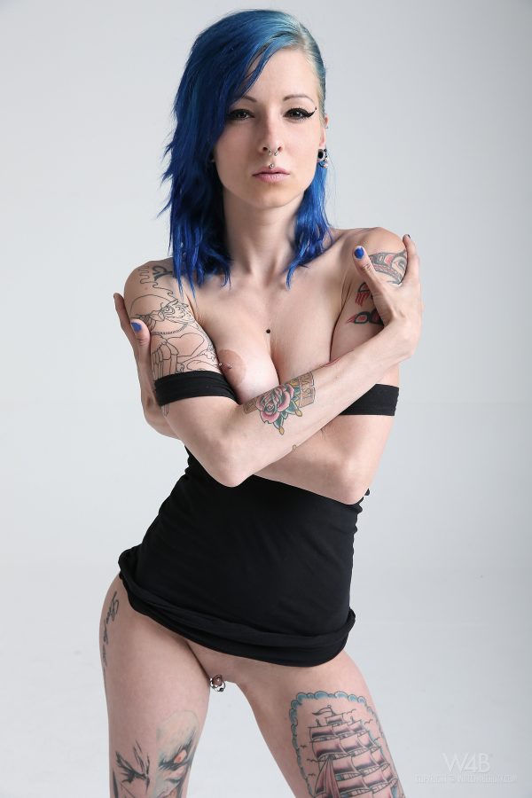 PHOTO | 10 86 600x900 - Dyed Haired Slut - Pierced Pussy