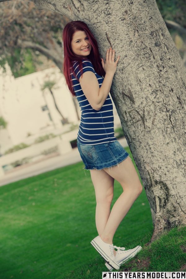 PHOTO | Mindy Flashes in the Park 00 600x900 - Mindy Flashes In The Park