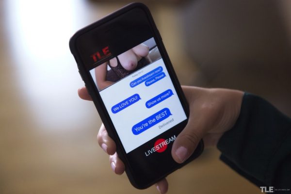 PHOTO | 00 109 600x400 - Live Streaming