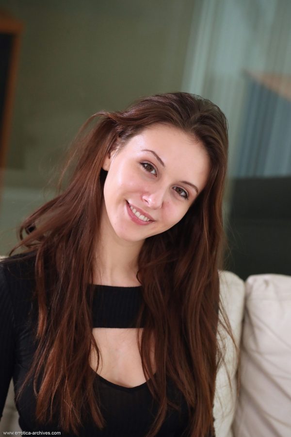 PHOTO | 00 44 600x900 - Naked Alisa Amore