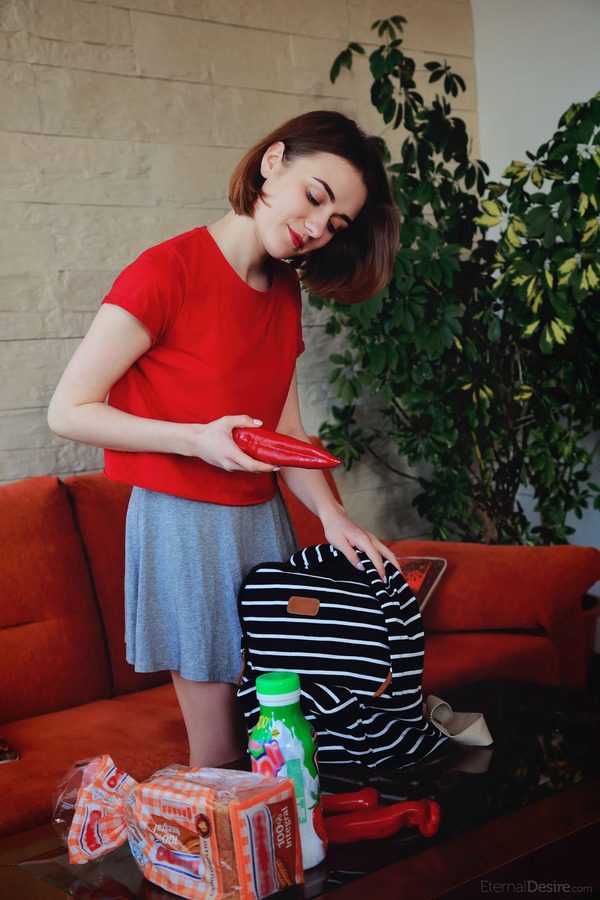 PHOTO | 02 10 600x900 - Hot Alice Shea