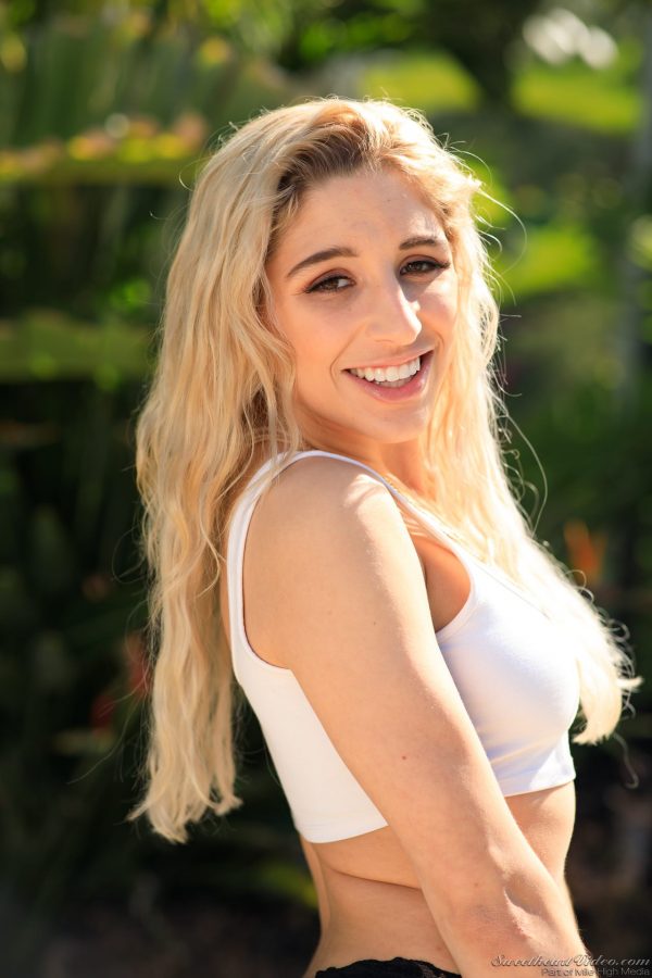 PHOTO | 06 16 600x900 - Abella Danger - Perfect Round Ass