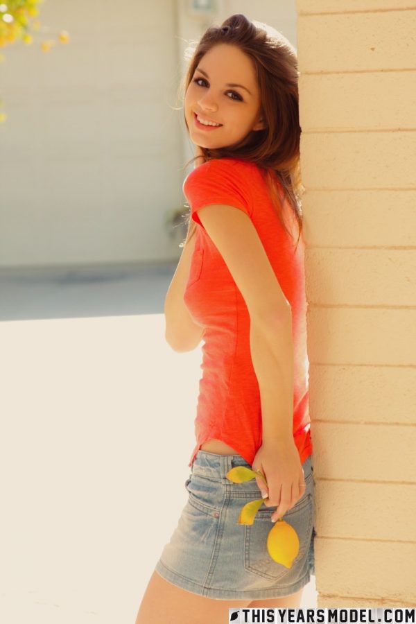 PHOTO | Aspen Sucks a Lemon 03 600x900 - Aspen Sucks A Lemon