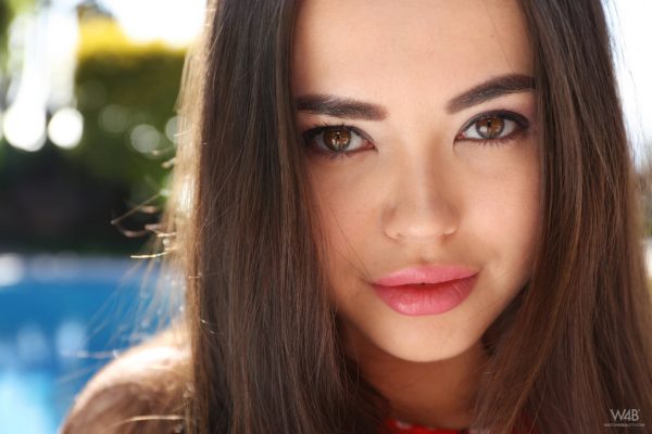 PHOTO | Li Moon 03 600x400 - Li Moon In Red Summer Fun