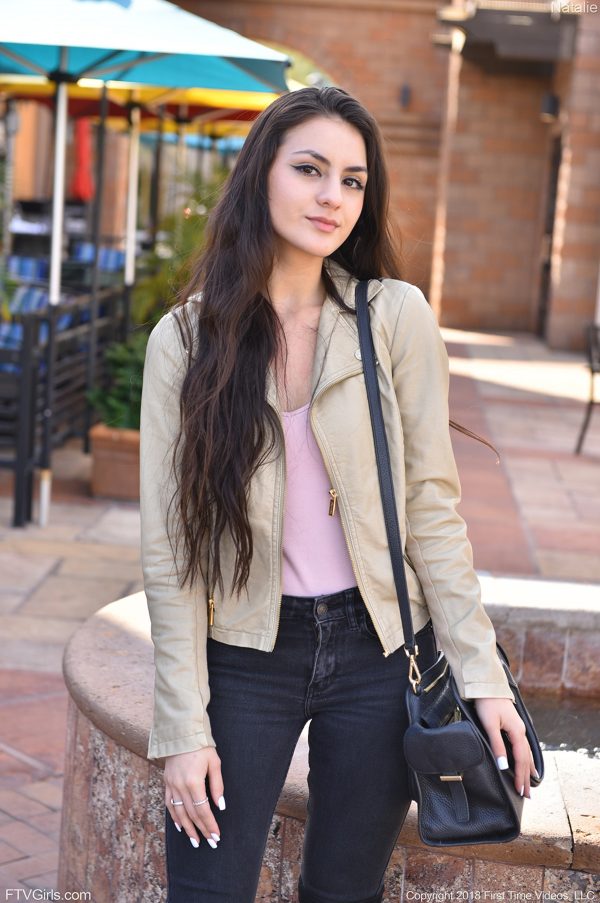 PHOTO | 01 67 600x903 - Sexy Natalie - Sporty Introduction