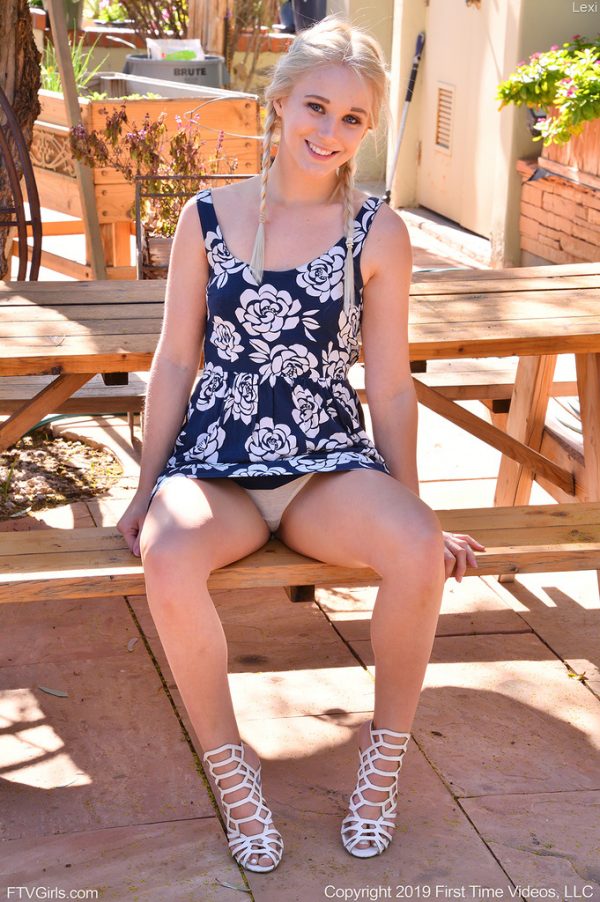 PHOTO | 02 61 600x902 - Lexi Blue Dress Upskirt