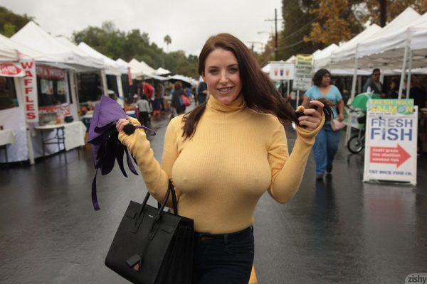 PHOTO | 07 4 600x400 - Angela White The Organic Pumpkin