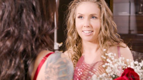 PHOTO | 01 92 600x337 - Ivy And Lena Busty Parade