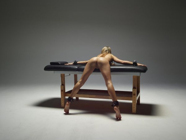 PHOTO | 11 87 600x451 - Wide Spreading on a Massage Table