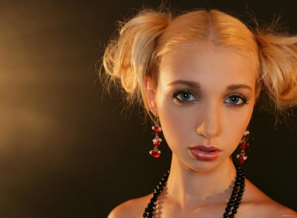 PHOTO | 02 16 600x441 - Miriama Kunkelova - Pony Tails